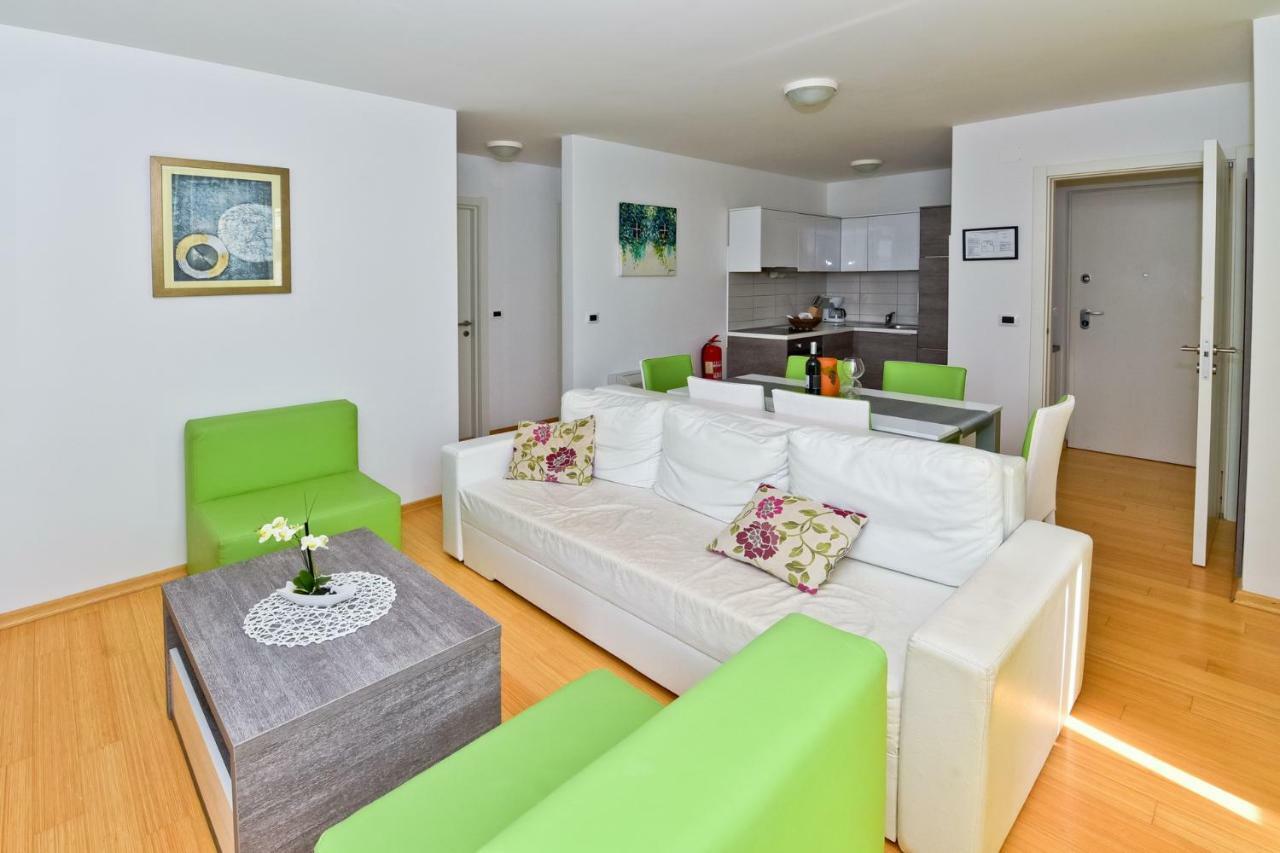 Apartmani Astrado פטרצ'אנה מראה חיצוני תמונה